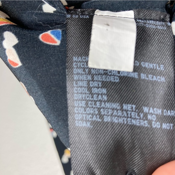 Uniqlo Shirt Long sleeves  Heart Print Tie Neck Blouse Small Black Button Down - Picture 13 of 15